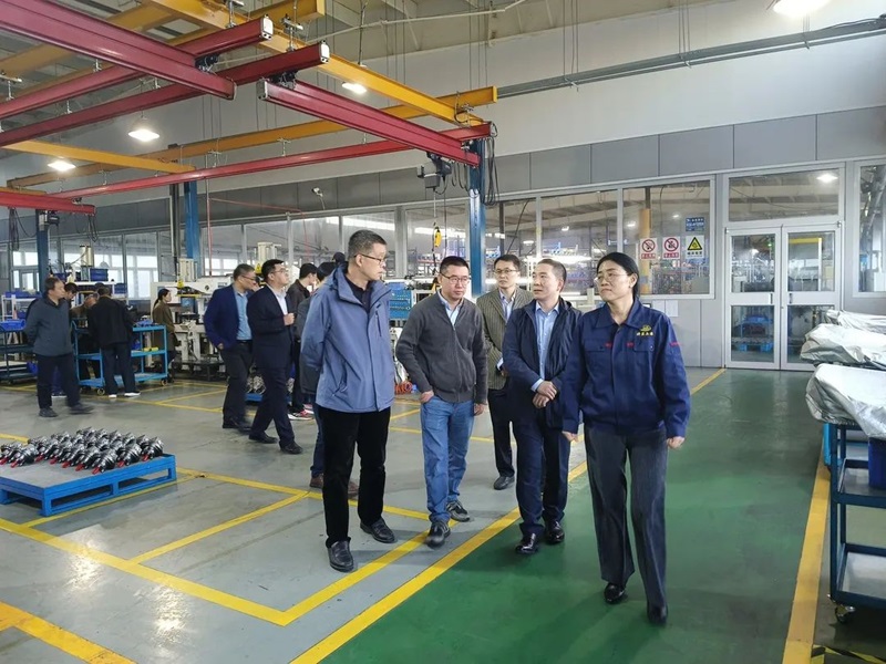 青島力克川液壓機械有限公司協(xié)辦國家標準審查會議在青島勝利召開！5.jpg